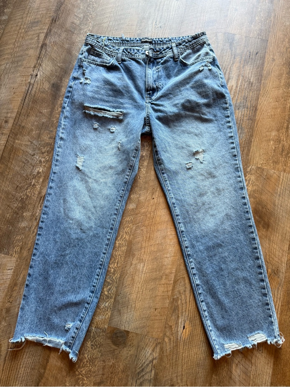 Flamingals Distressed Jeans - Size Large (Style #234235)